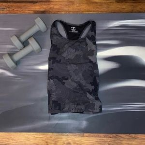 ASICS Motion-Dry running tank